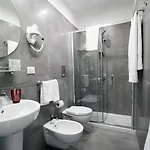 Piazza Carità 4*