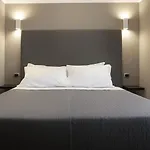 Piazza Carita 4* Napoli