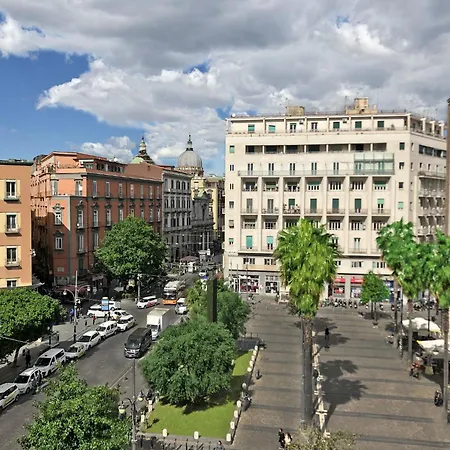Piazza Carità 4*