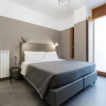 Piazza Carita Gasthuis Napels