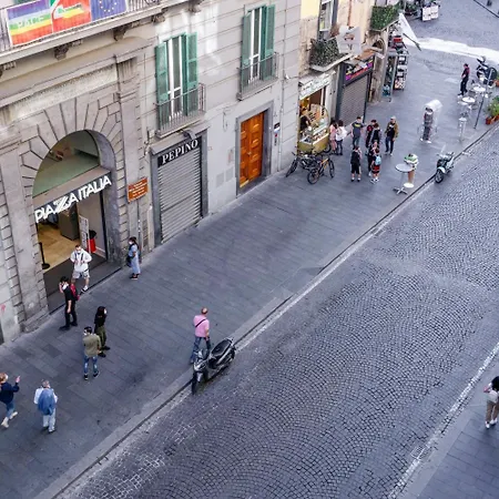 Piazza Carita 4* 那不勒斯