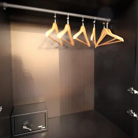 Piazza Carita 招待所 4*