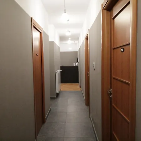 Piazza Carita بيت ضيافة 4*