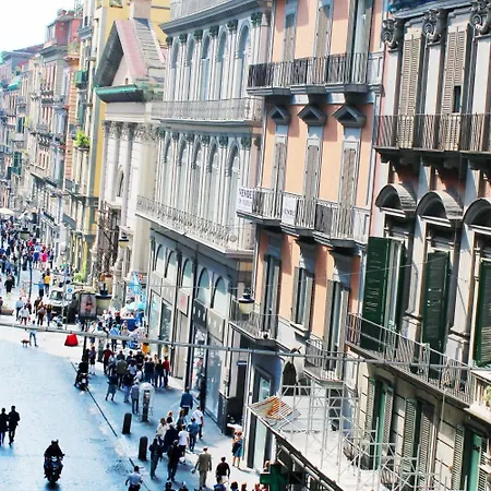 Piazza Carita Gasthuis