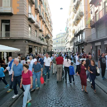 بيت ضيافة Piazza Carita 4*