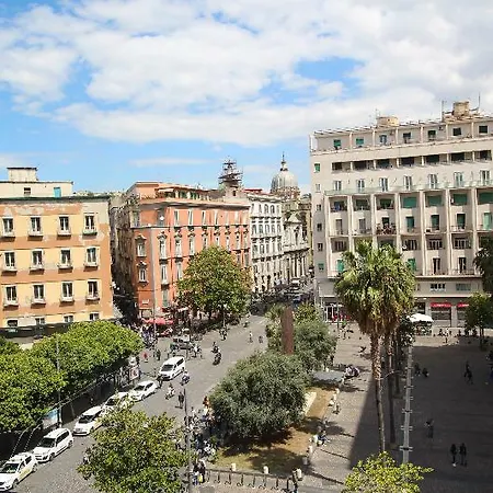 بيت ضيافة Piazza Carita نابولي