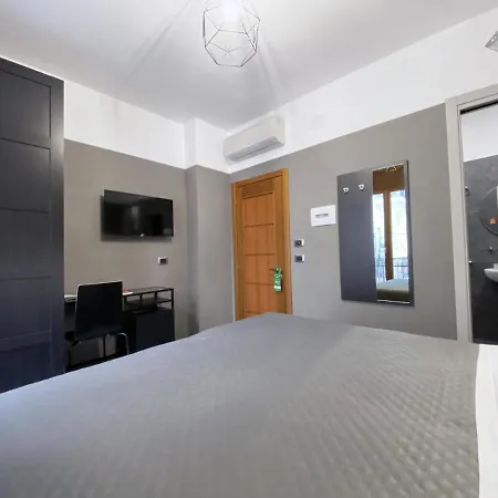 Piazza Carita Guest house