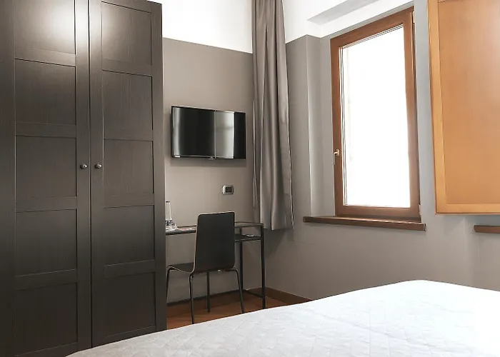 Piazza Carita Πανσιόν 4*