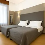 Piazza Carita 4*