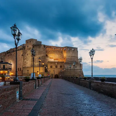 Piazza Carita Gasthof Neapel