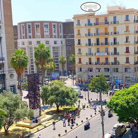 Maison d'hôtes Piazza Carità 4*