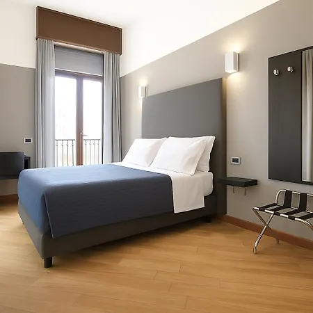 Pensión Piazza Carita 4*