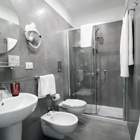 Piazza Carità 4*