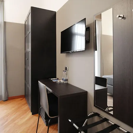 Piazza Carita 4*