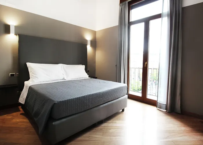 Πανσιόν Piazza Carita Νάπολη